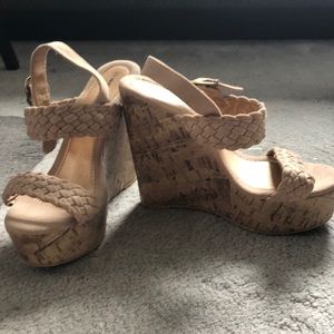 Casual wedge for everyday wear!